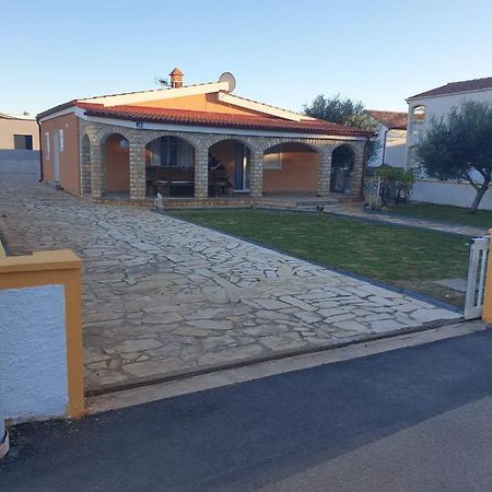 Studio Apartman I Mali Apartman Vir Exterior photo